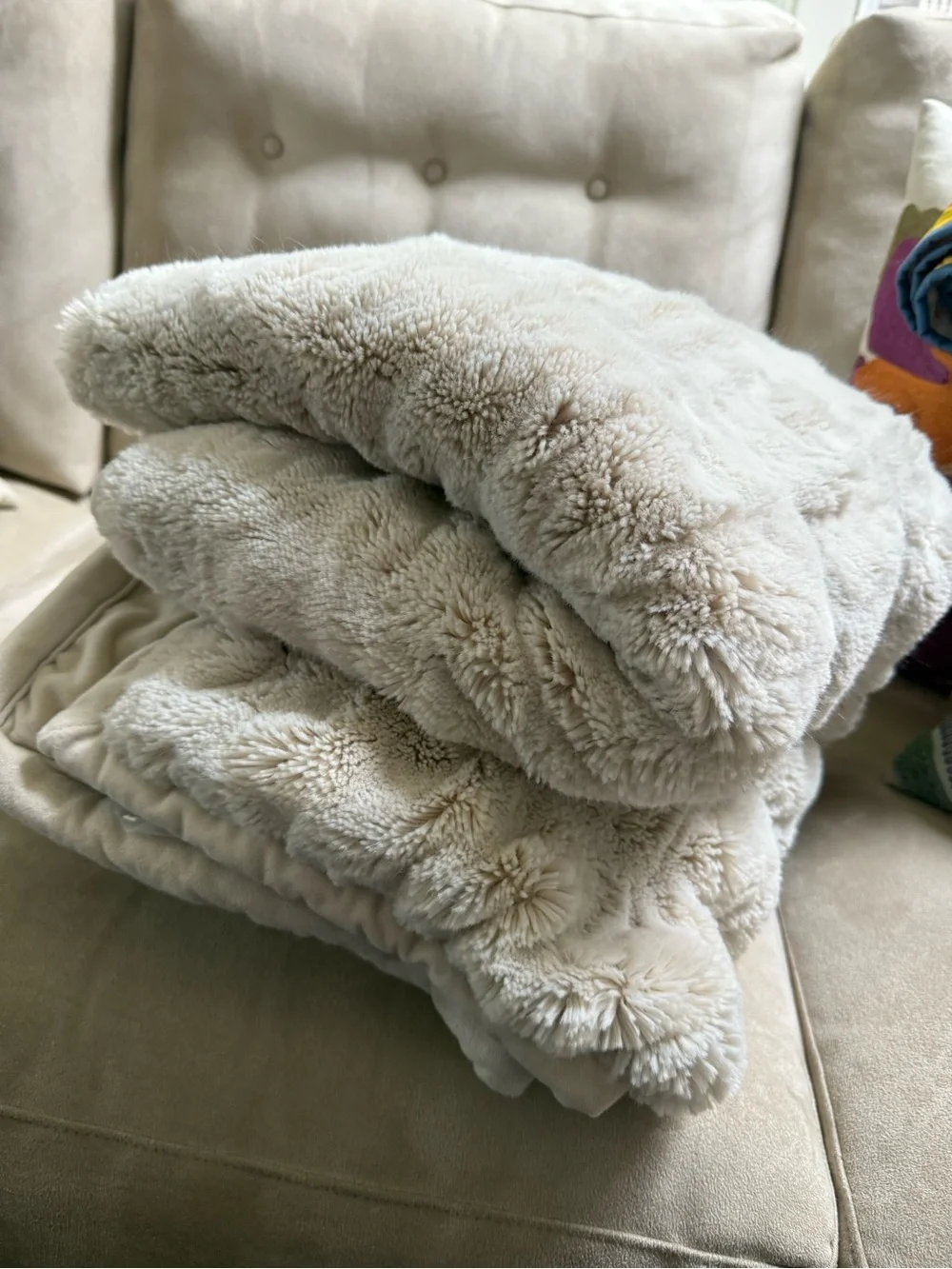 Pottery Barn Ruched Faux Fur Throw Blanket 50x60 Cream EUC